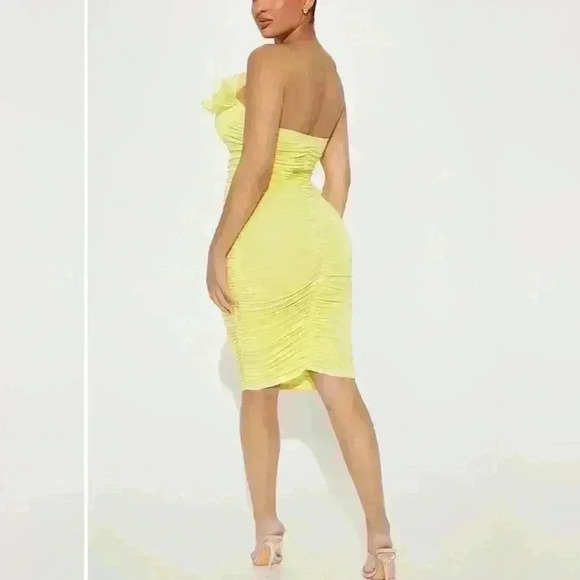 NWT yellow fashion nova Sunday brunch Ruched Midi Dress sz medium M - Picture 2 of 10